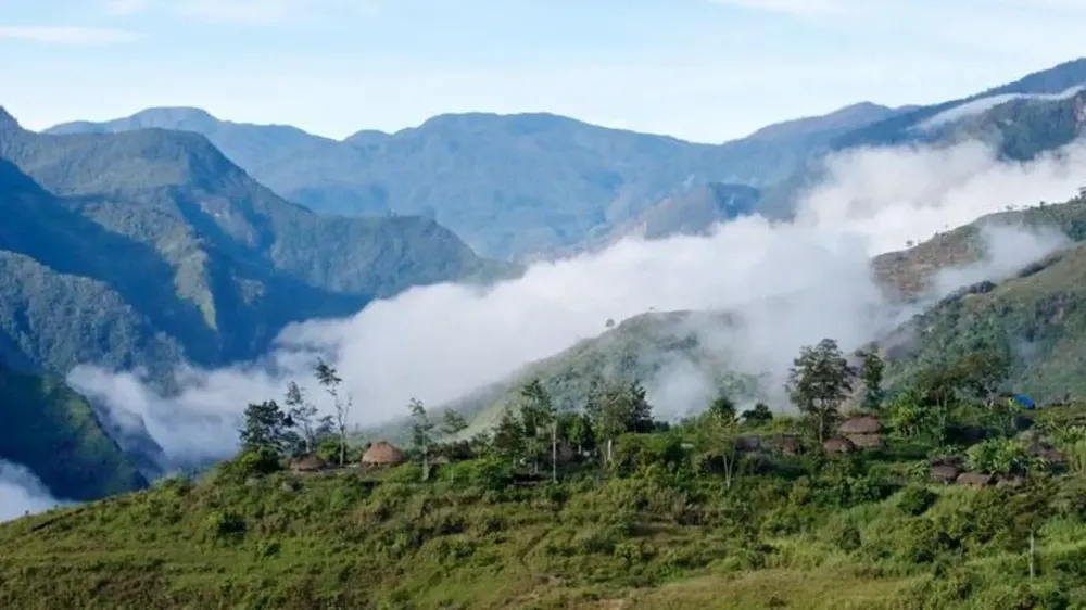 American pilot shot dead and plane torched by Papuan rebels as a message to the US and Indonesia
