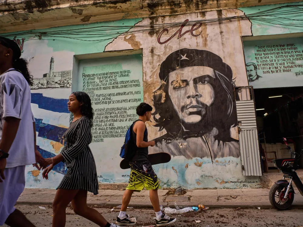 Cuba Opens Doors for Exiles to Invest in Businesses Amid U.S. Pressure