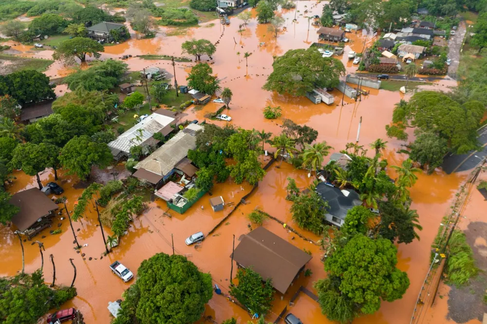 Hawaii Endures Severe Flooding, Evacuations Issued as Risk of Dam Failure Grows