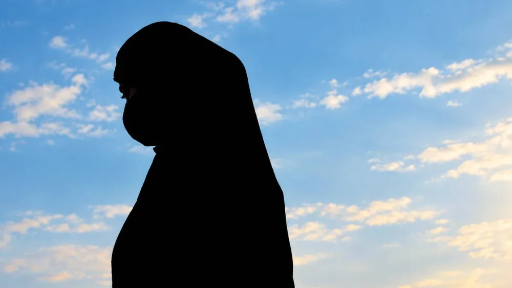 Italy's Meloni to Ban Burqas and Limit Foreign Students in Schools
