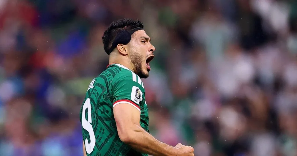 Mexico defeats Ecuador 2-0, advancing to World Cup last 16 and ending 40-year knockout drought