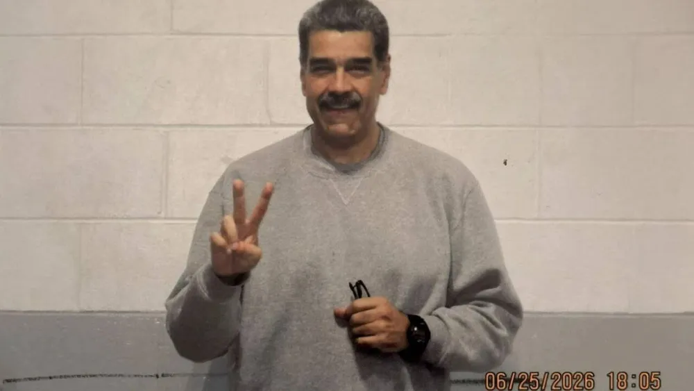 Nicolás Maduro Shares Photos from U.S. Detention Amid Historic Oil Deal