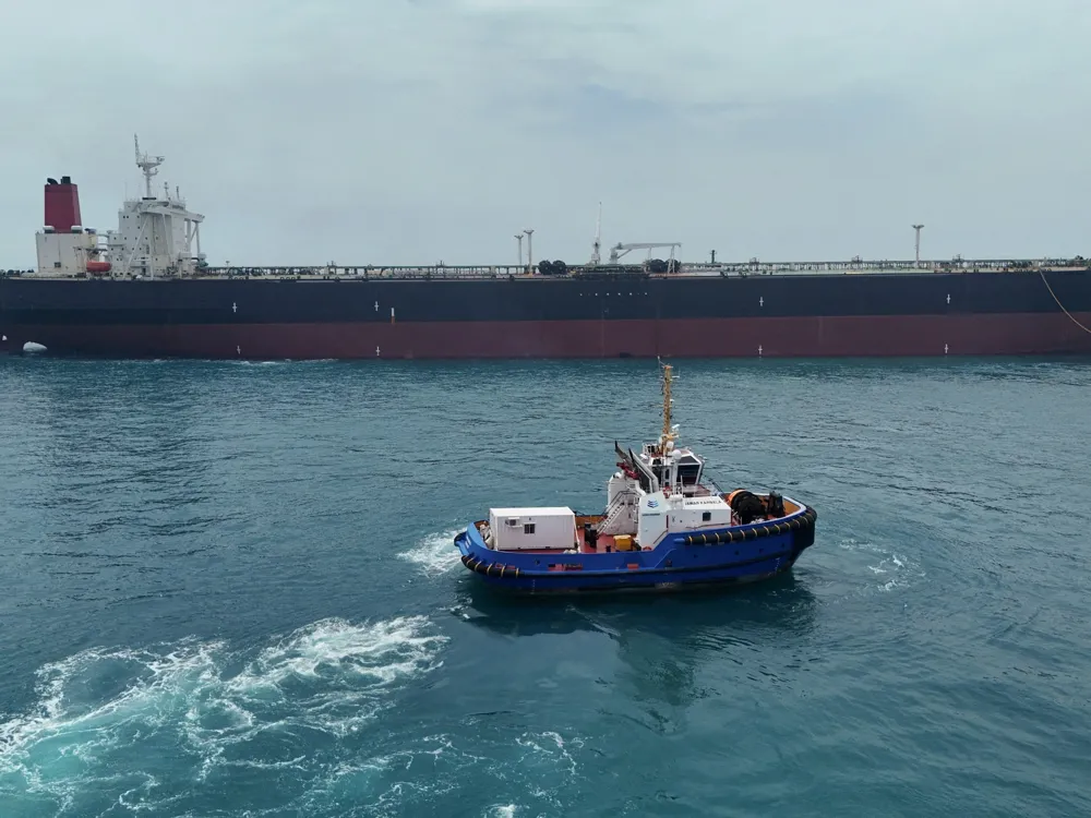 Oil Prices Decline to Pre-War Levels as Tanker Movements Increase in Strait of Hormuz