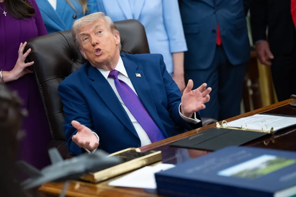 Trump to Discuss Arms Sales and Taiwan in Upcoming Talks with Xi