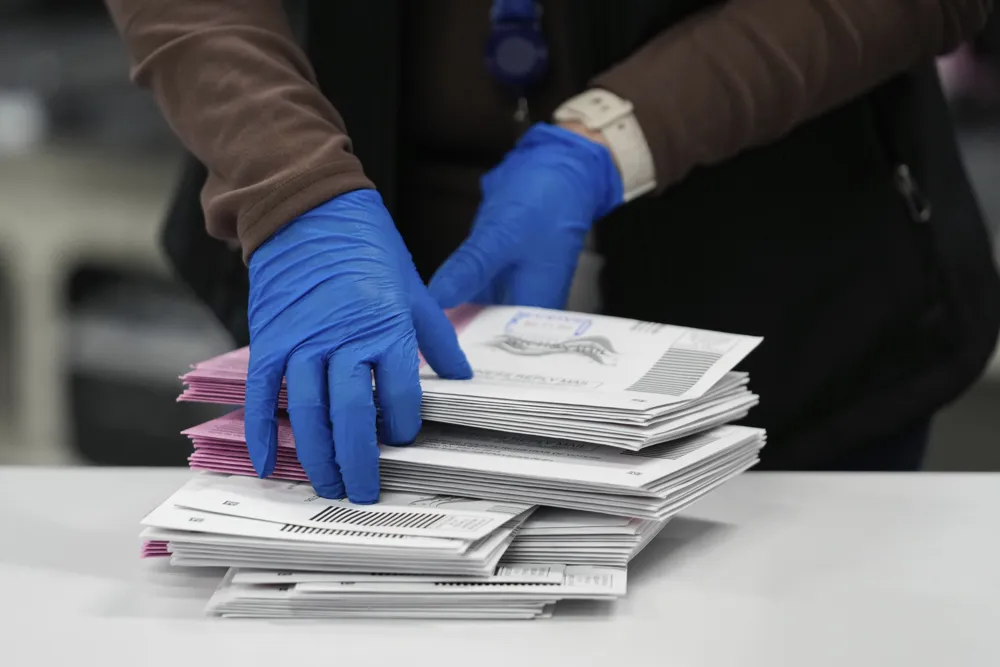 Trump Signs Executive Order to Tighten Mail-in Voting Rules Amid Legal Challenges