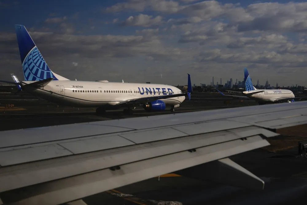 United Airlines Flight Strikes Light Pole and Truck Near Newark Airport