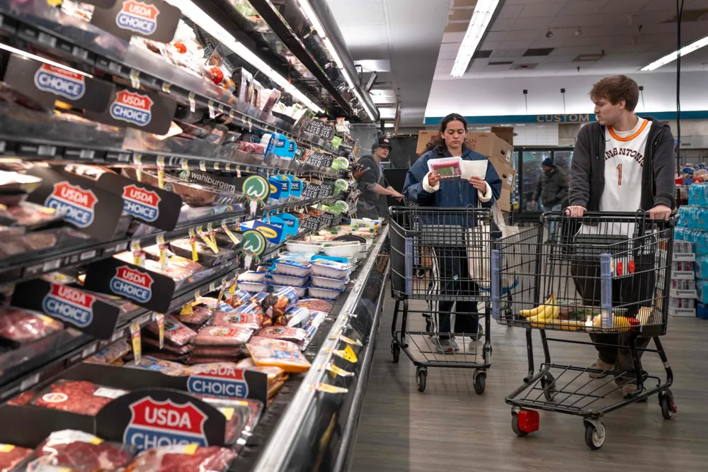 US Inflation Surges Above 4% for First Time in Three Years Amid Resilient Consumer Spending