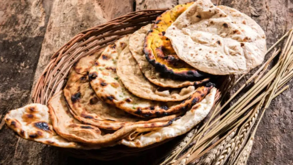 7 Indian Flatbreads Shine in Taste Atlas Rankings