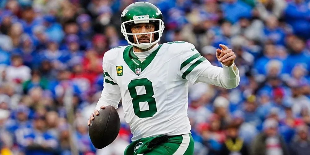 Aaron Rodgers Benched as Jets Suffer 40-14 Blowout Against Bills, Missing Milestone 500th TD Pass