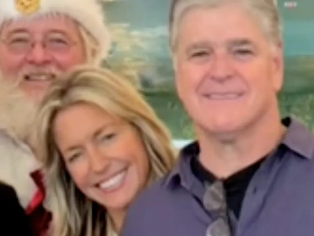 Ainsley Earhardt Discusses Engagement and Long Distance Relationship with Sean Hannity