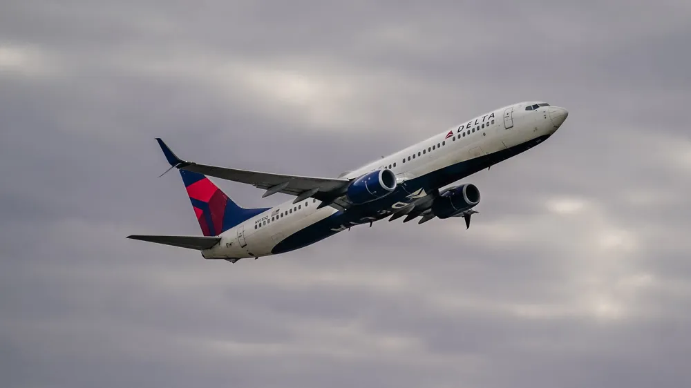 Severe Winter Storm Disrupts US Airline Operations, Over 1,000 Flights Canceled