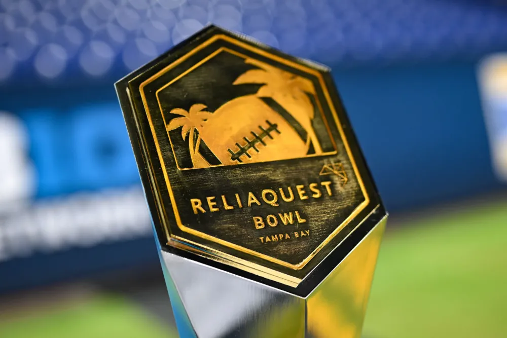 Alabama and Michigan Clash in ReliaQuest Bowl: How to Stream the Game on NYE