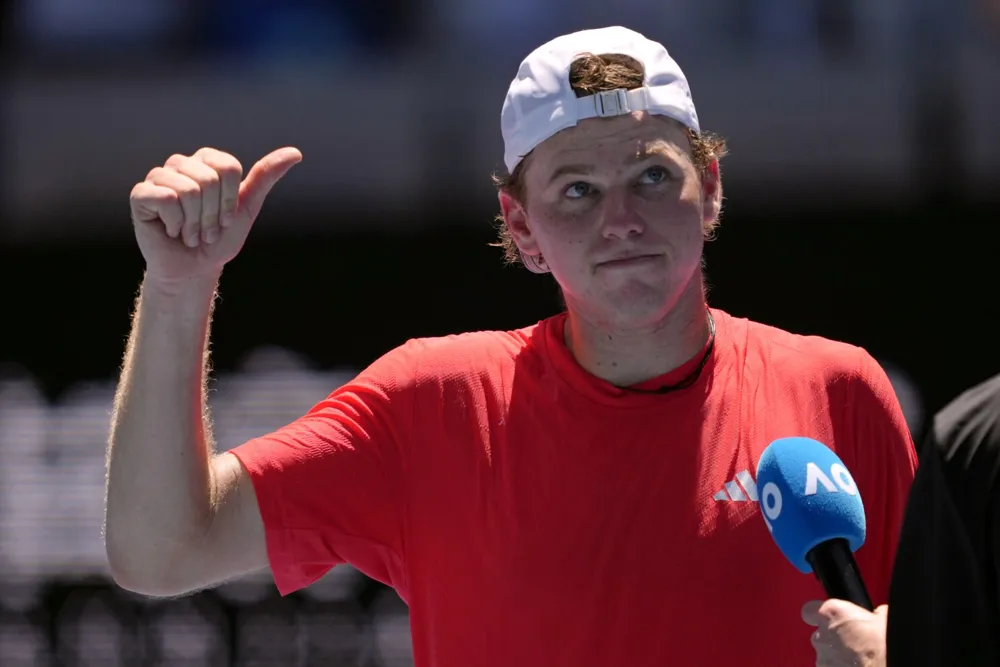 Alex Michelsen Stuns Stefanos Tsitsipas at Australian Open, Tiafoe Battles Vomiting to Advance