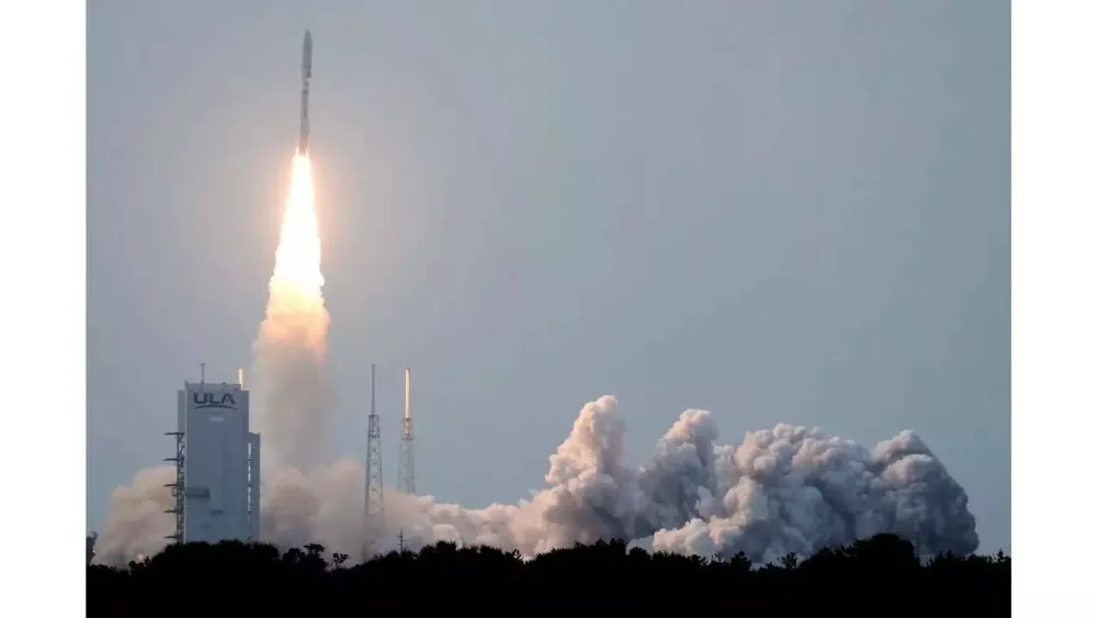 Amazon Launches First Batch of Kuiper Satellites, Challenging SpaceX's Starlink