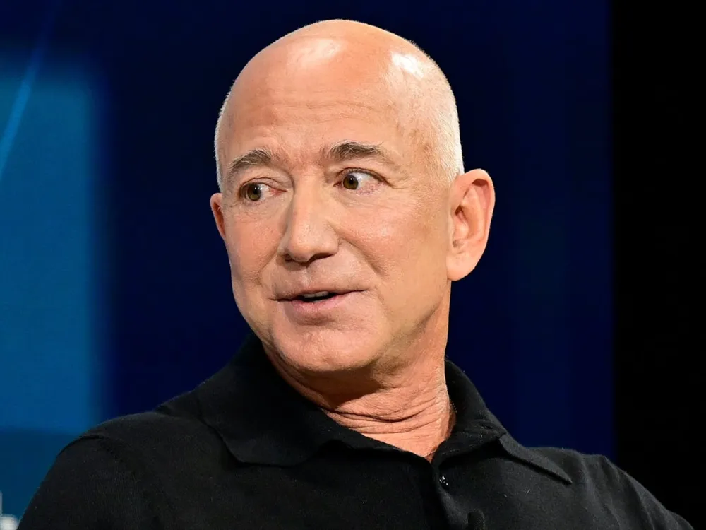 Amazon's Working Conditions Exposed by Own Paper Amid Bezos's Luxurious Holidays