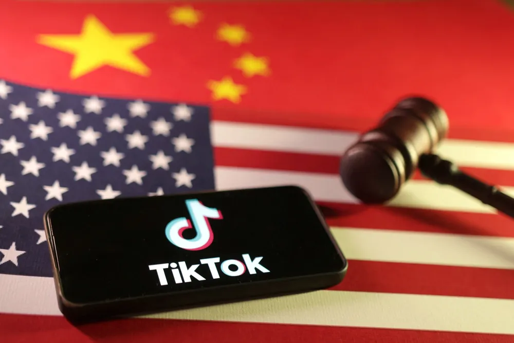 American TikTok Users Turn to Xiaohongshu Amid Threat of Ban