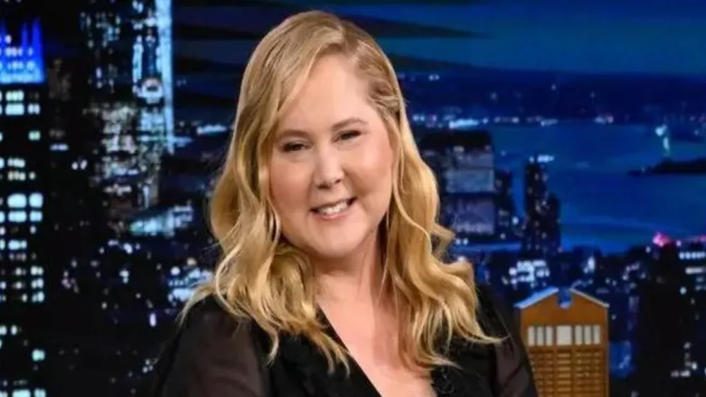 Amy Schumer Reveals How Online Criticism Led to Her Cushing Syndrome Diagnosis