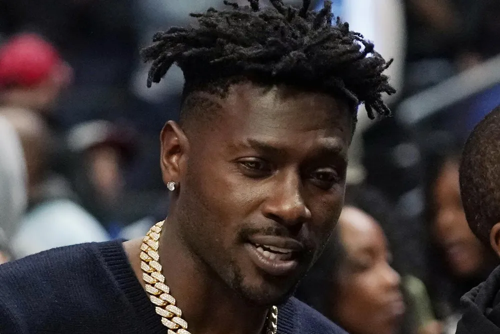 Antonio Brown Wanted for Attempted Murder Following Miami Shooting Incident