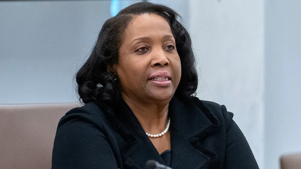 Trump Appeals to Supreme Court to Fire Fed Governor Lisa Cook Amid Legal Battle