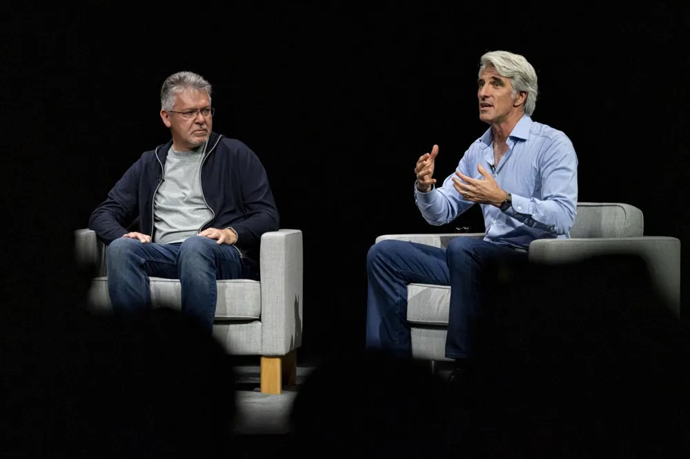 Apple Faces AI Setbacks as Meta Poaches Top Researchers