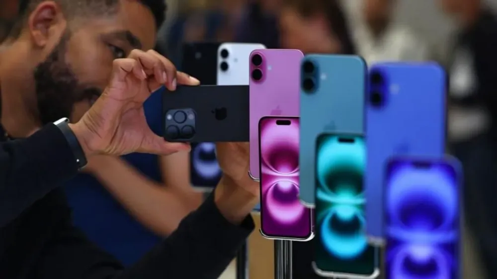 Apple forecasts $900 million tariff impact as it moves iPhone production from China to India
