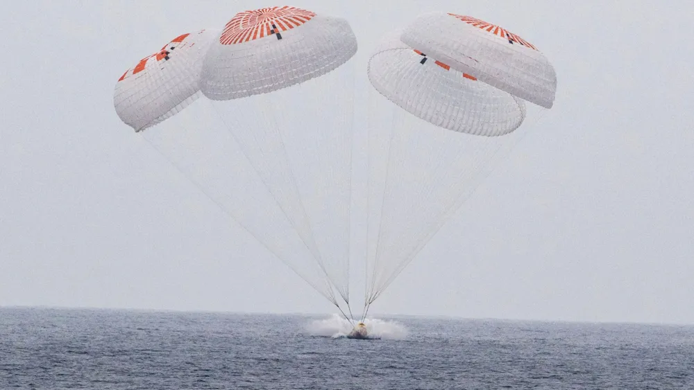 Astronauts Safely Return to Earth After 5-Month ISS Mission in SpaceX Capsule
