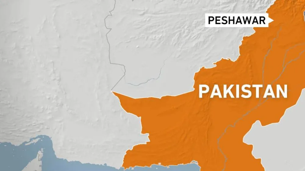 Suicide Bombers Target Paramilitary HQ in Peshawar, Multiple Casualties Reported