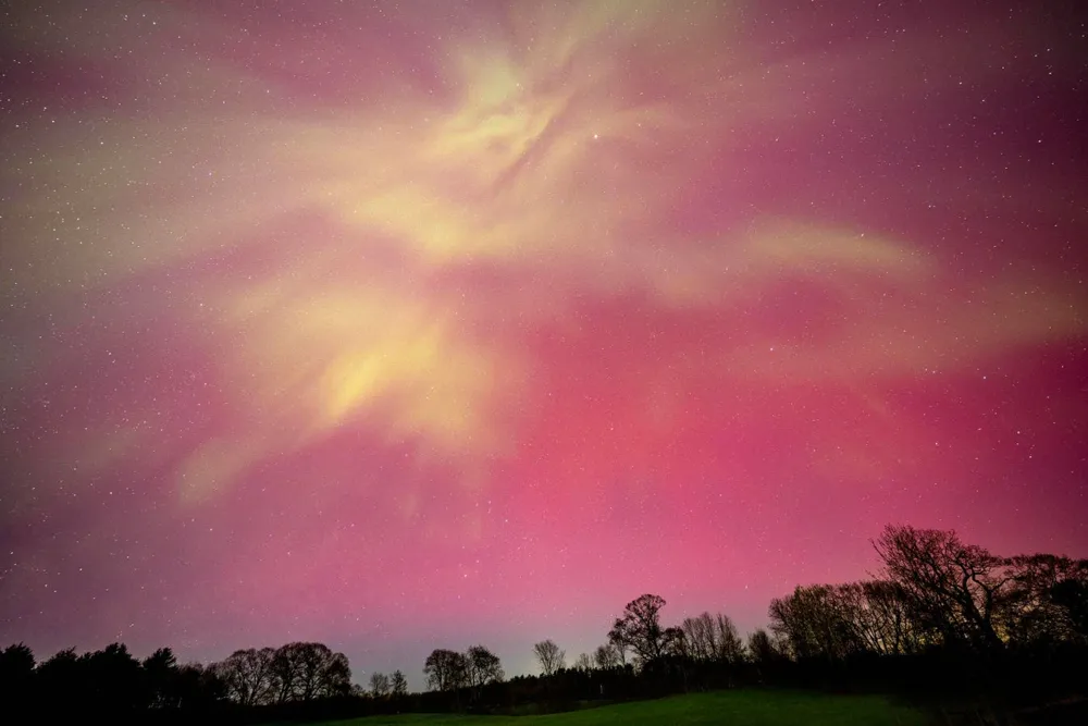 Aurora Borealis Viewing Opportunities in Northern U.S. Tonight