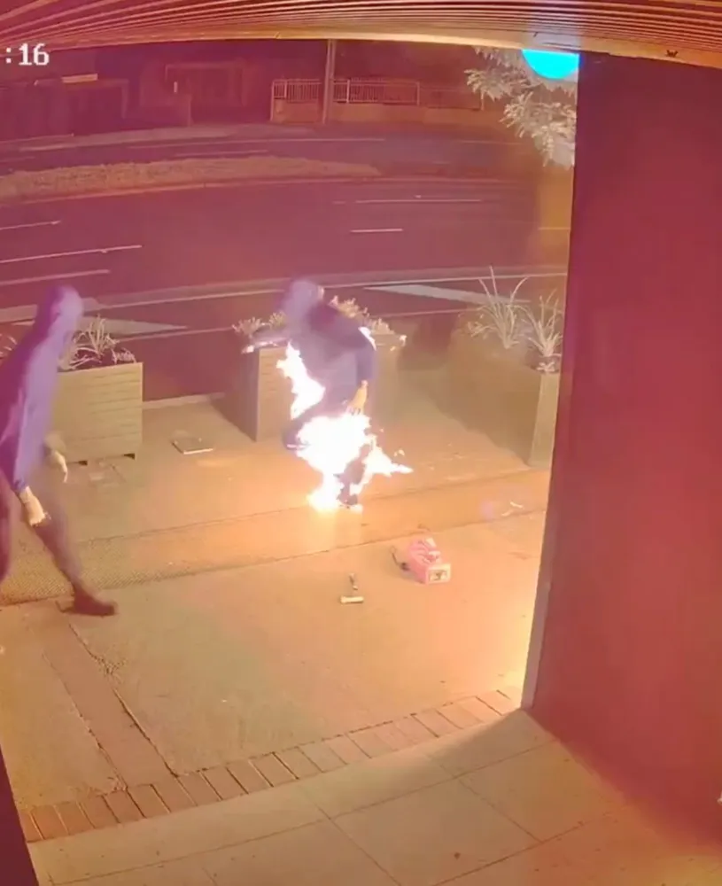 Australia arsonist accidentally sets trousers on fire, flees scene without them