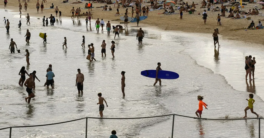 Australia's Prime Minister Critiques Use of Beach Cabanas as 