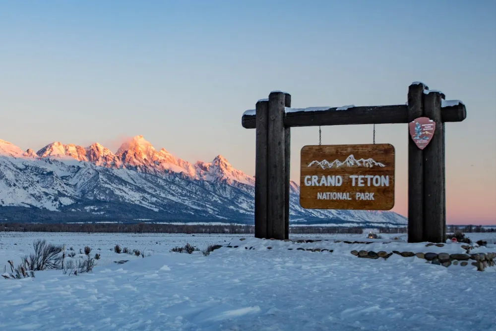 Avalanche Claims Life of Skier in Wyoming, Another Injured