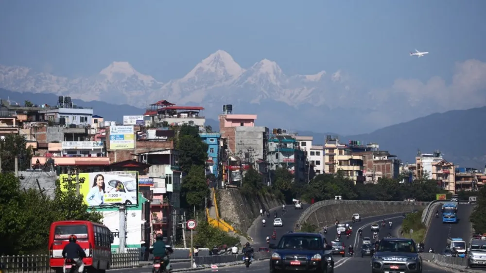 Avalanche on Mount Yalung Ri in Nepal Claims Lives of Seven Climbers