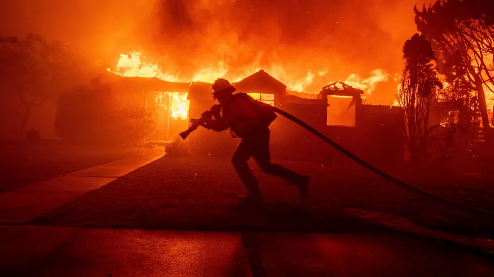 Backlash Against LA Investor's Request for Private Firefighters Amid Wildfires