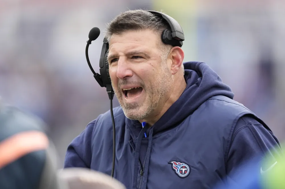 Bears conduct head coaching interview with Mike Vrabel