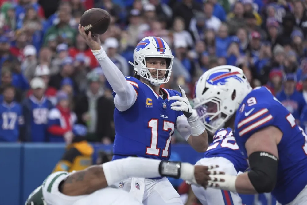 Bills' Allen set to extend starting streak against Patriots in season finale