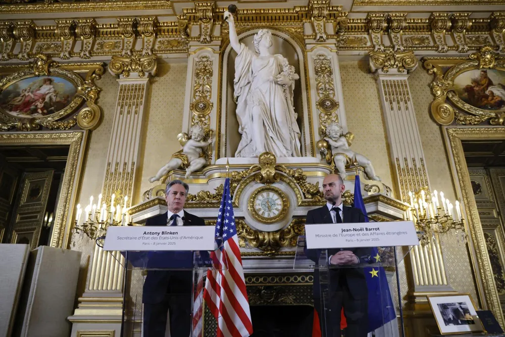 Blinken Dismisses Trump's Greenland Ambitions, Reiterates U.S. Respect for Sovereignty