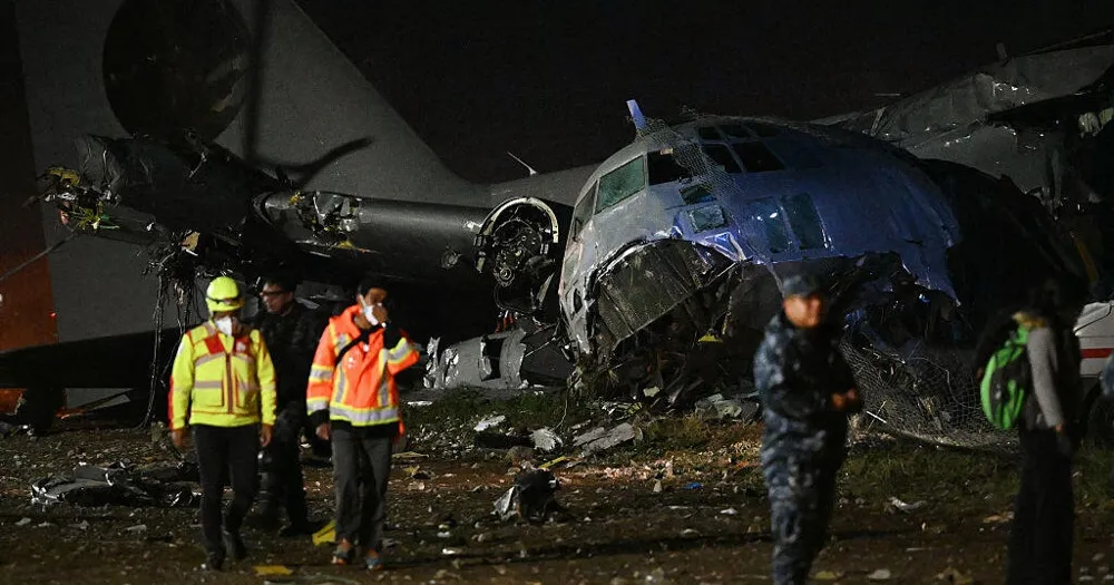 Bolivian Military Plane Crash Claims 15 Lives Amid Cash Scattering Chaos