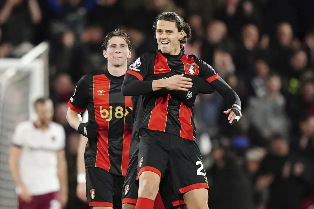 Bournemouth's Enes Unal Injures ACL, Set for Surgery