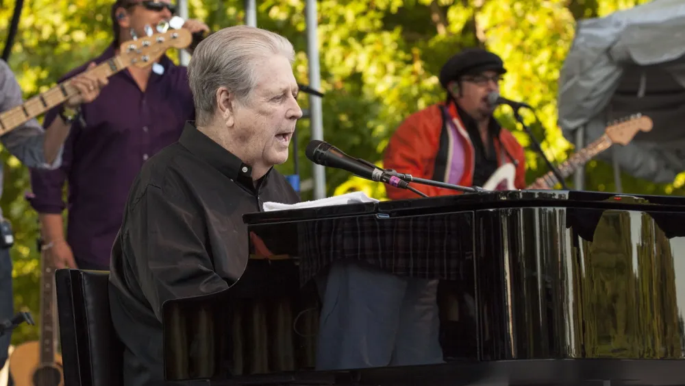 Brian Wilson, Co-Founder of The Beach Boys, Dies at 82