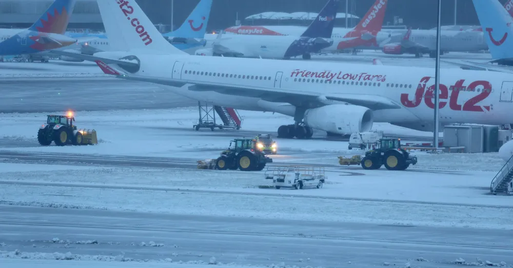 Britain Prepares for Snow and Flooding, Disrupting Travel Nationwide