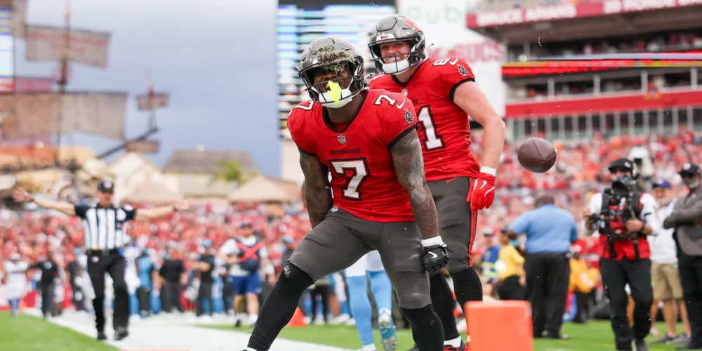 Buccaneers Secure Fourth NFC South Title in Dramatic Victory Over Saints