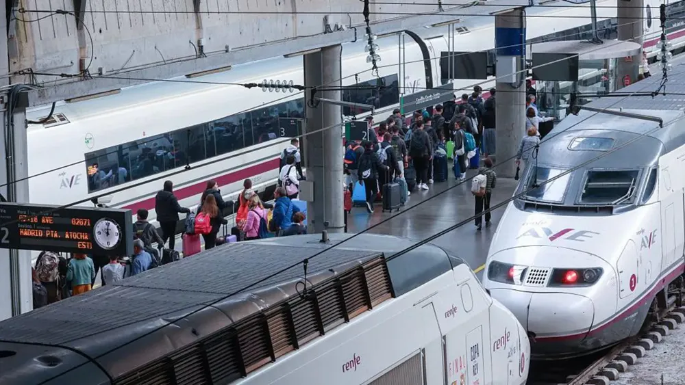 Copper cable theft disrupts high-speed rail in Spain, stranding thousands