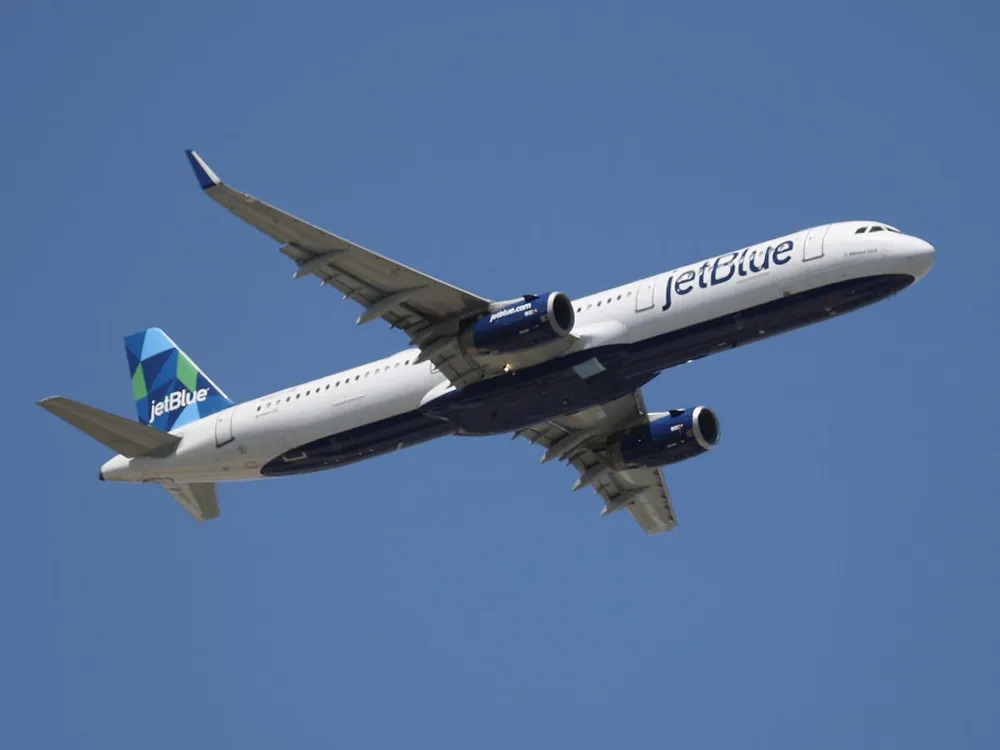 California Couple Sues JetBlue for $1 Million After Ice Block Falls Through Ceiling