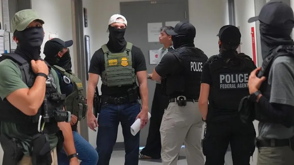 California Enacts Law Banning Masks for Law Enforcement Amid Immigration Raids