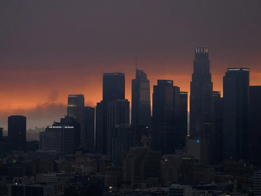 California Wildfires Claim Lives and Cause Mass Evacuations Amid Rapid Spread