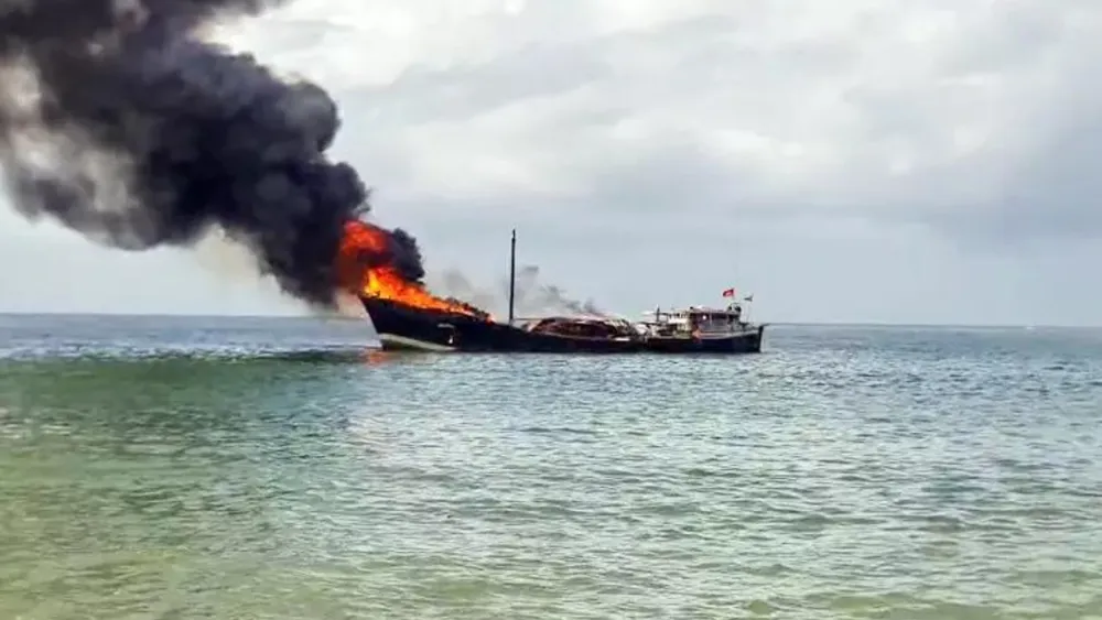 Ship ablaze in Gulf of Aden after projectile strike; Houthi rebels suspected