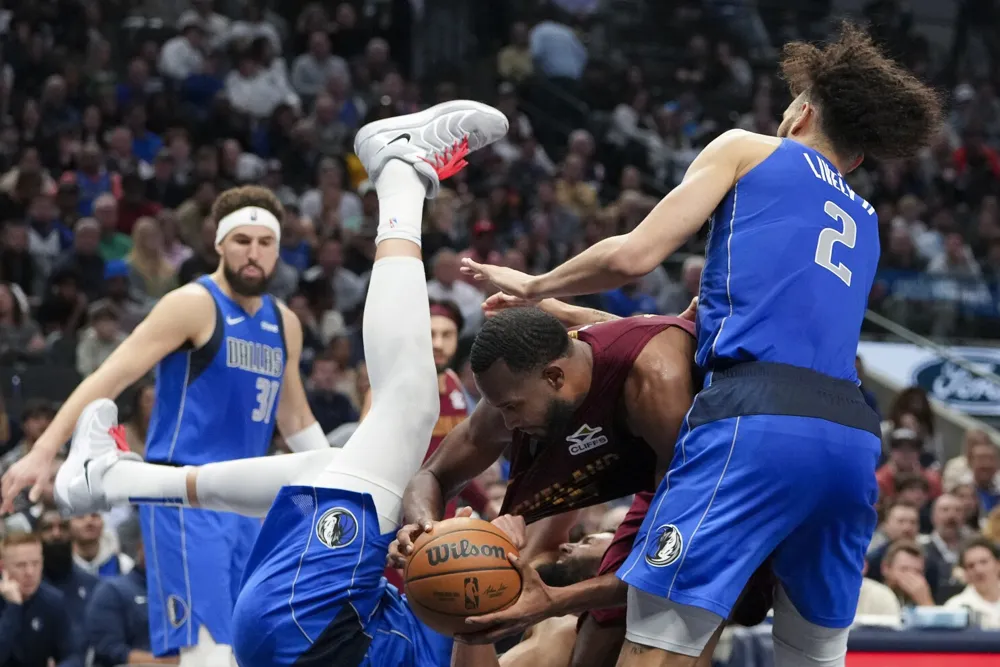 Cavaliers Secure 9th Straight Win with 34-point Performance from Mobley Against Mavericks