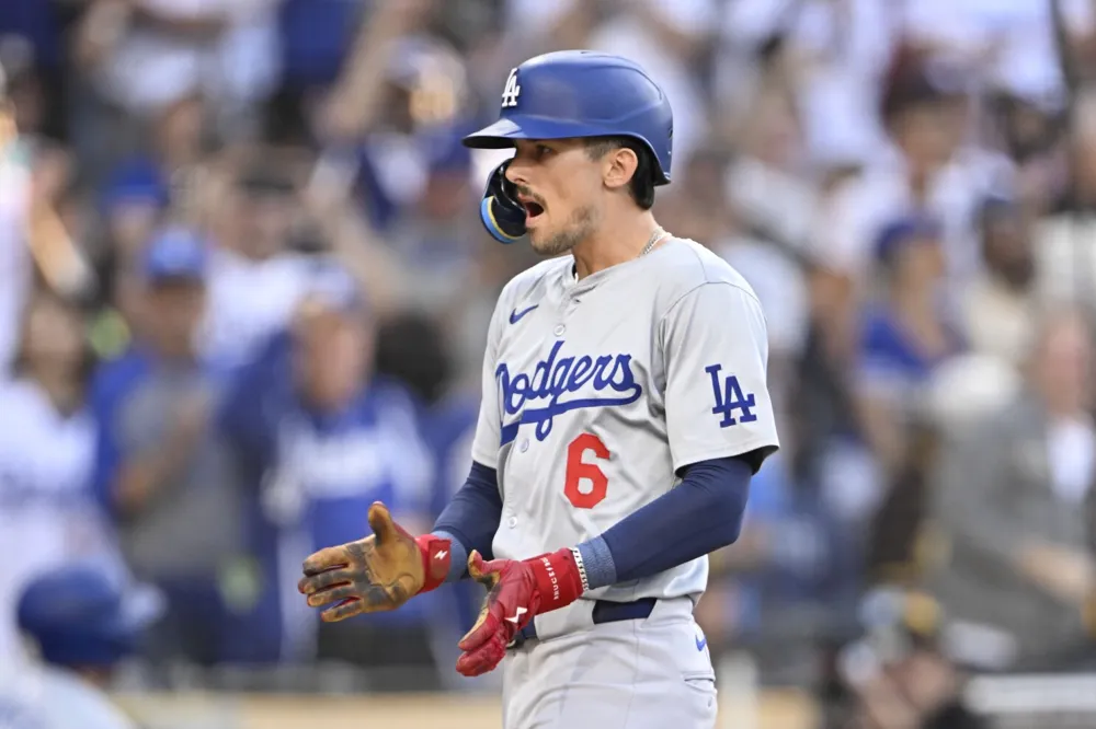 Cavan Biggio signs minor league deal with Kansas City Royals