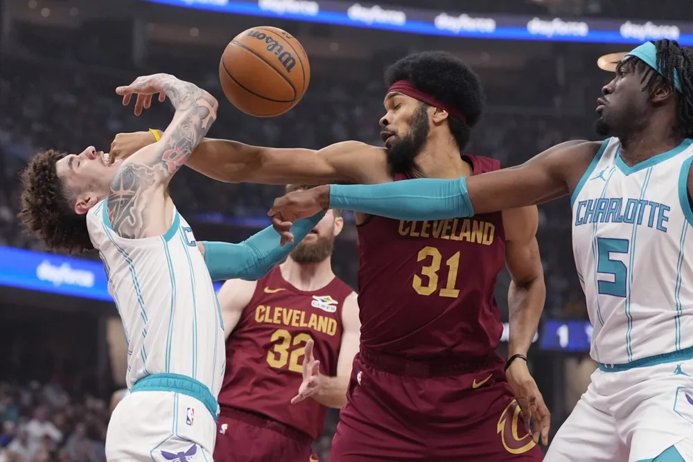 Cavs secure 10th consecutive victory with 25 points from Darius Garland, defeating Hornets 115-105