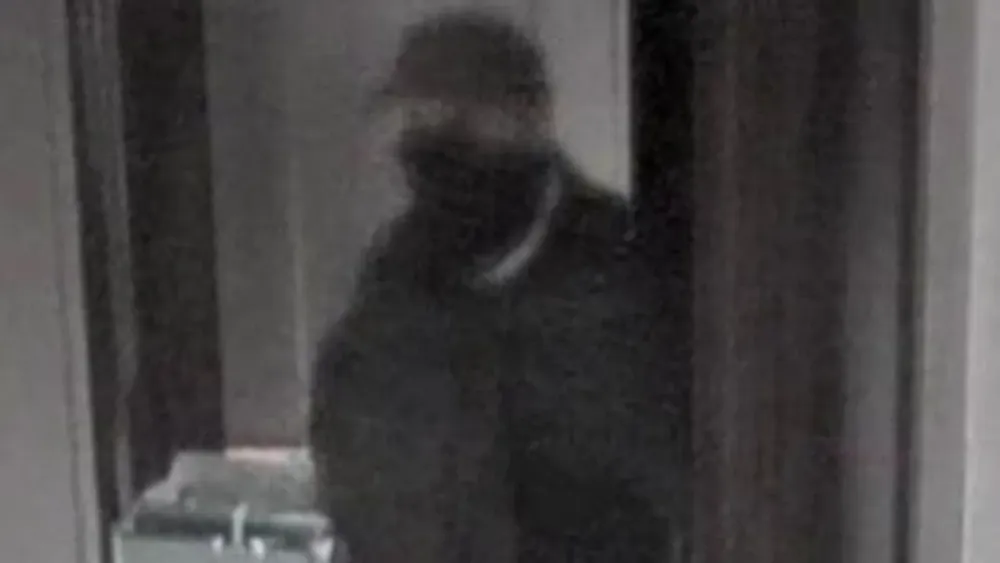 CCTV Footage Reveals £10M London Burglary of Jewelry and Handbags